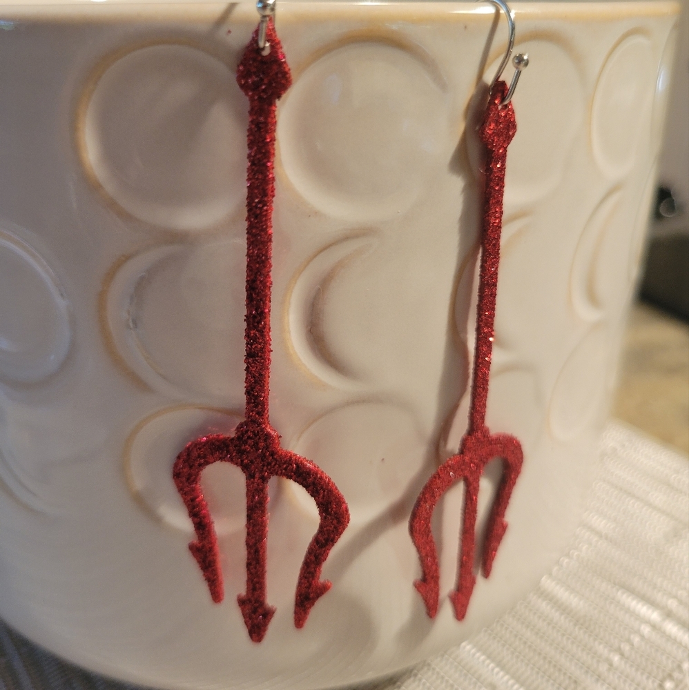NEW Devilish Glitter Pitchfork Long Dangle Earrings, unisex - Picture 2 of 4